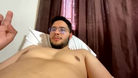 Snapshot of latin_edge chatting on October 28, 6:09 pm Latin edge online show from October 28, 6:09 pm