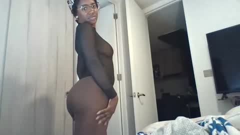 latina033 online show from November 21, 12:30 am