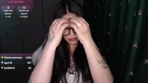 miiiiiiaaaa online show from April 2, 2:57 pm