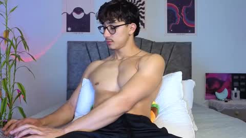 Logan online show from December 5, 1:16 am