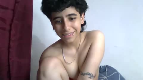 latinheatx22 online show from April 26, 10:40 pm