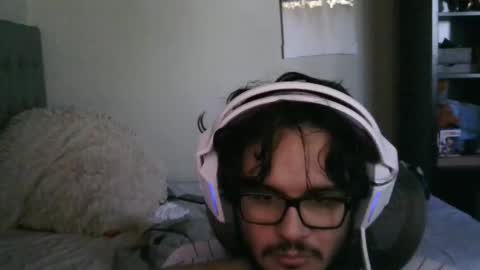 latinincognito online show from February 16, 6:06 pm