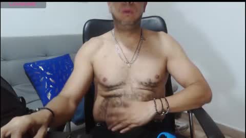 latinmartin254 online show from March 15, 1:03 pm