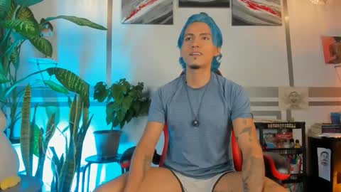 latino_boysmiles online show from February 27, 2:26 am