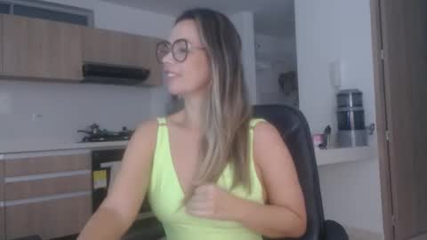 latinpaprika online show from February 28, 11:25 am