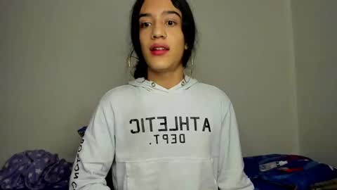 latinsecretfantasy online show from January 10, 2:45 pm