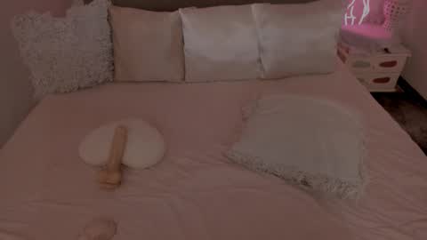 Laura online show from February 10, 7:11 am