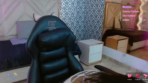 laulin_tay online show from May 10, 3:24 am