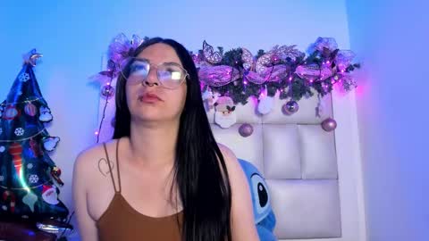 laura__js_ online show from December 15, 3:57 am