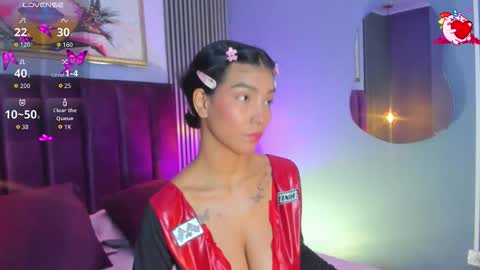 Laura online show from October 30, 1:33 pm