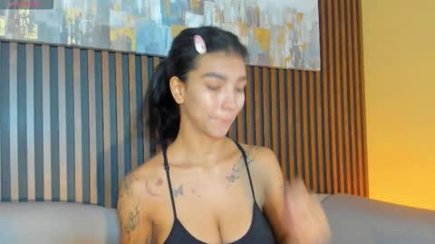 Laura online show from November 22, 1:09 pm