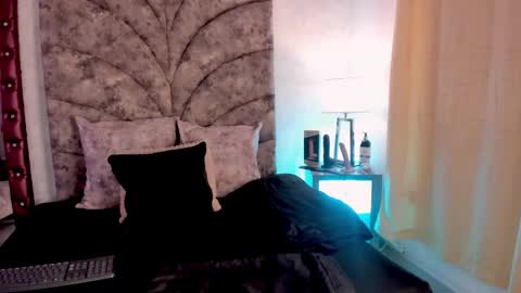 Laura Bassi online show from March 4, 3:58 am