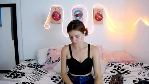 LAURA online show from April 27, 3:09 pm