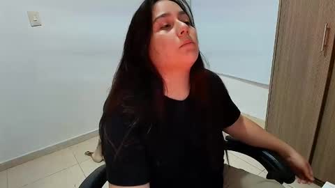 laura online show from December 17, 1:56 am