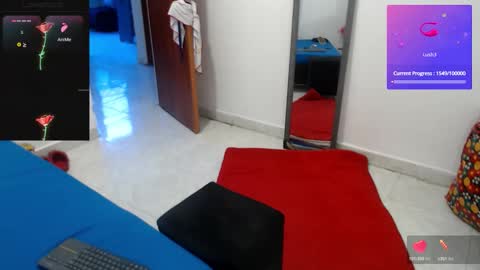 laura_foxx2379 online show from April 11, 3:05 pm