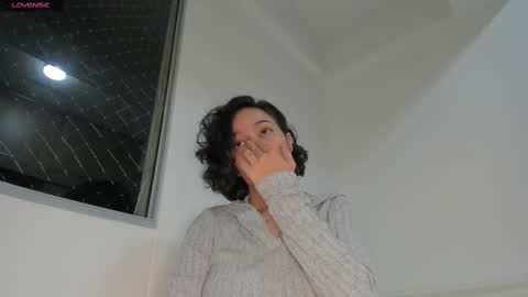 Snapshot of laura_hills18 chatting on October 1, 12:32 am Lura online show from October 1, 12:32 am