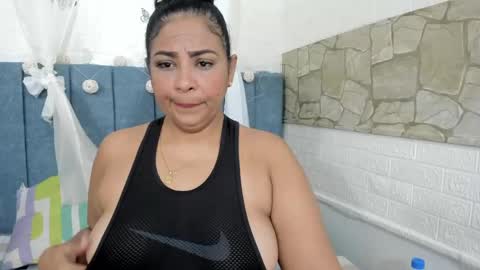 laura_hot03 online show from December 14, 2:00 pm