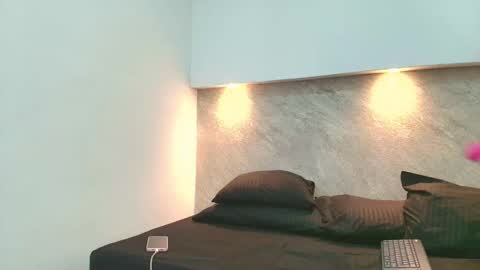 Laura online show from March 3, 8:49 pm