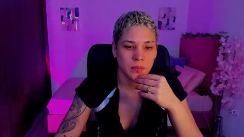 Laura Rose online show from October 27, 8:42 pm