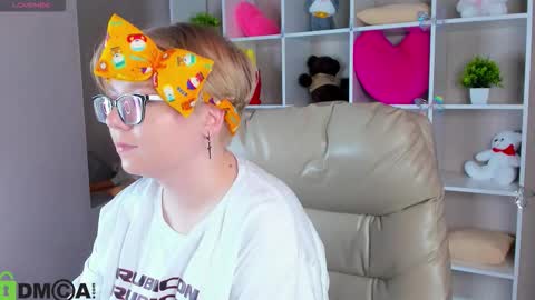 Laura online show from February 4, 10:08 am