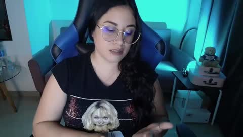 laura online show from December 15, 12:18 am