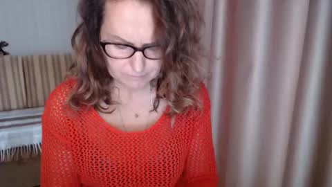 Lauraoven1 online show from October 30, 8:04 am