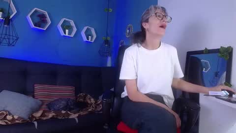 Laura Sofia online show from March 1, 10:52 am