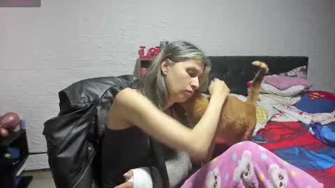 Snapshot of lauren_ashlee chatting on March 5, 3:29 pm Lauren Independent model online show from March 5, 3:29 pm