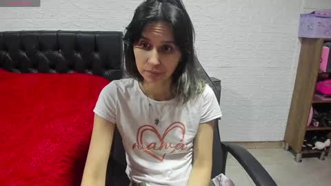 Snapshot of lauren_ashlee chatting on January 21, 4:16 pm Lauren Independent model online show from January 21, 4:16 pm