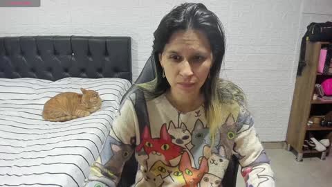 Snapshot of lauren_ashlee chatting on January 17, 2:28 pm Lauren Independent model online show from January 17, 2:28 pm