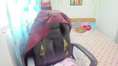 Snapshot of lauren_ashlee chatting on September 17, 6:11 pm Lauren Independent model online show from September 17, 6:11 pm