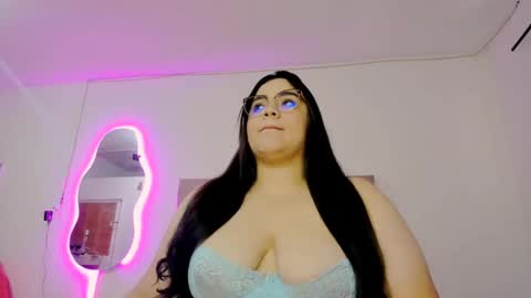 laurenlaine online show from February 17, 3:11 pm