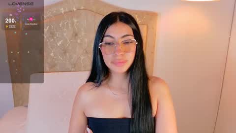 laurenn_smitth online show from November 12, 1:02 pm