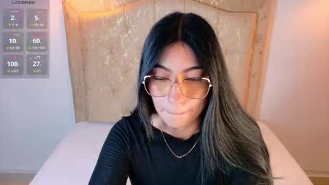 laurenn_smitth online show from March 4, 1:41 pm
