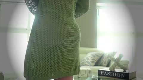 Lauren Saenz online show from October 28, 12:06 pm