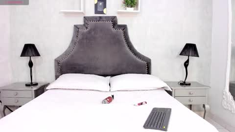 Lauren  online show from October 19, 2:44 pm