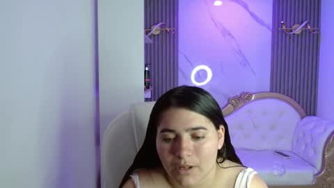 laura  online show from June 1, 7:48 pm