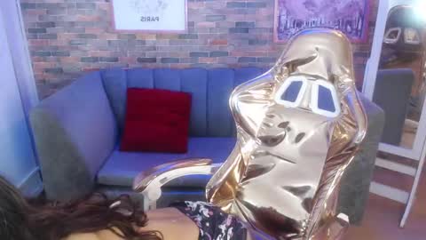 Laurita  online show from February 10, 7:49 pm