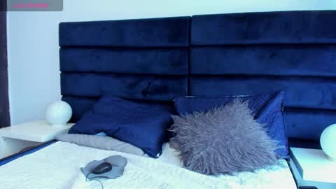 Snapshot of lauu_foxx chatting on September 30, 7:57 pm LAU FOX online show from September 30, 7:57 pm