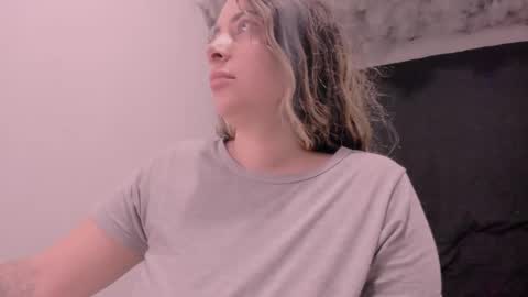 Lauu G online show from November 4, 10:16 am