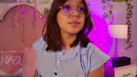 luu online show from March 19, 8:47 pm