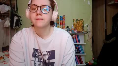 Adeline online show from March 4, 7:27 am