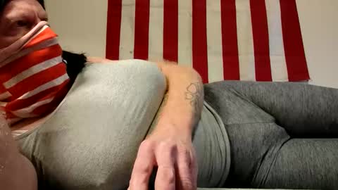 Snapshot of lawerenceingram46 chatting on October 25, 12:11 am lawerenceingram46 online show from October 25, 12:11 am