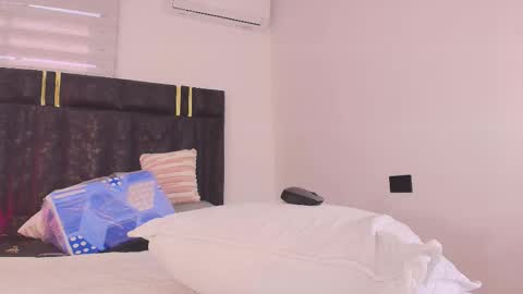 Lay Madison  online show from December 22, 7:09 pm