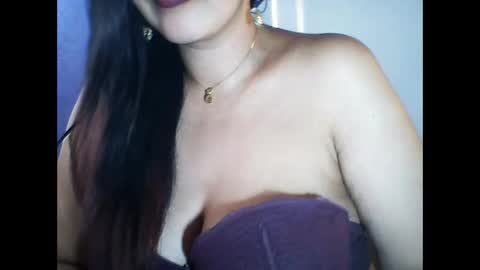 layanah12 online show from April 11, 2:32 pm