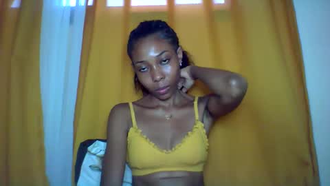 layannek online show from December 3, 12:06 pm