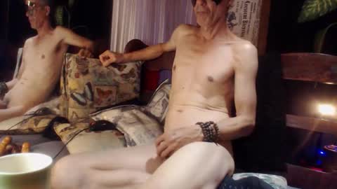 Snapshot of laye19 chatting on October 31, 12:44 am Laye19 online show from October 31, 12:44 am