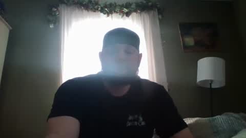 Snapshot of layinlow42 chatting on February 1, 4:44 pm layinlow42 online show from February 1, 4:44 pm