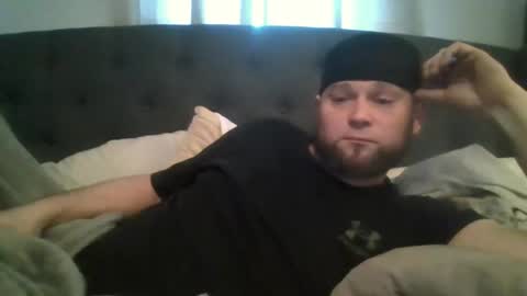 Snapshot of layinlow42 chatting on December 19, 7:07 pm layinlow42 online show from December 19, 7:07 pm