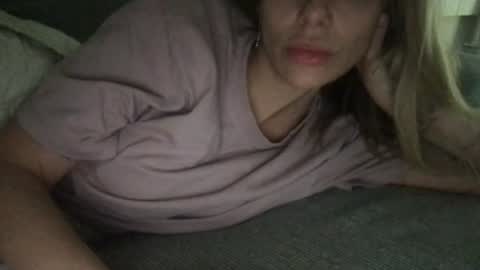 layla1092017 online show from July 14, 2:38 am
